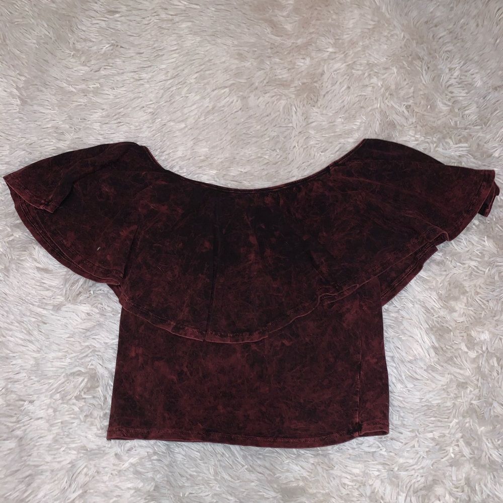 Off the shoulder crop